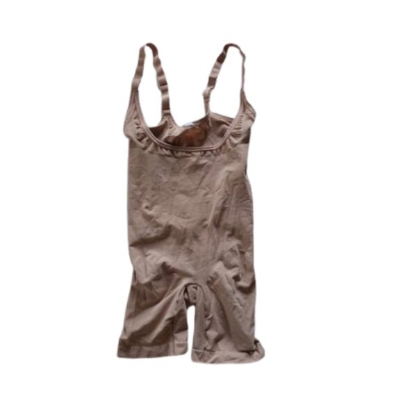 Beige Shapewear Fist Medium - Picture 3 of 4